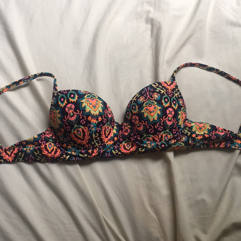 Bikini top never worn